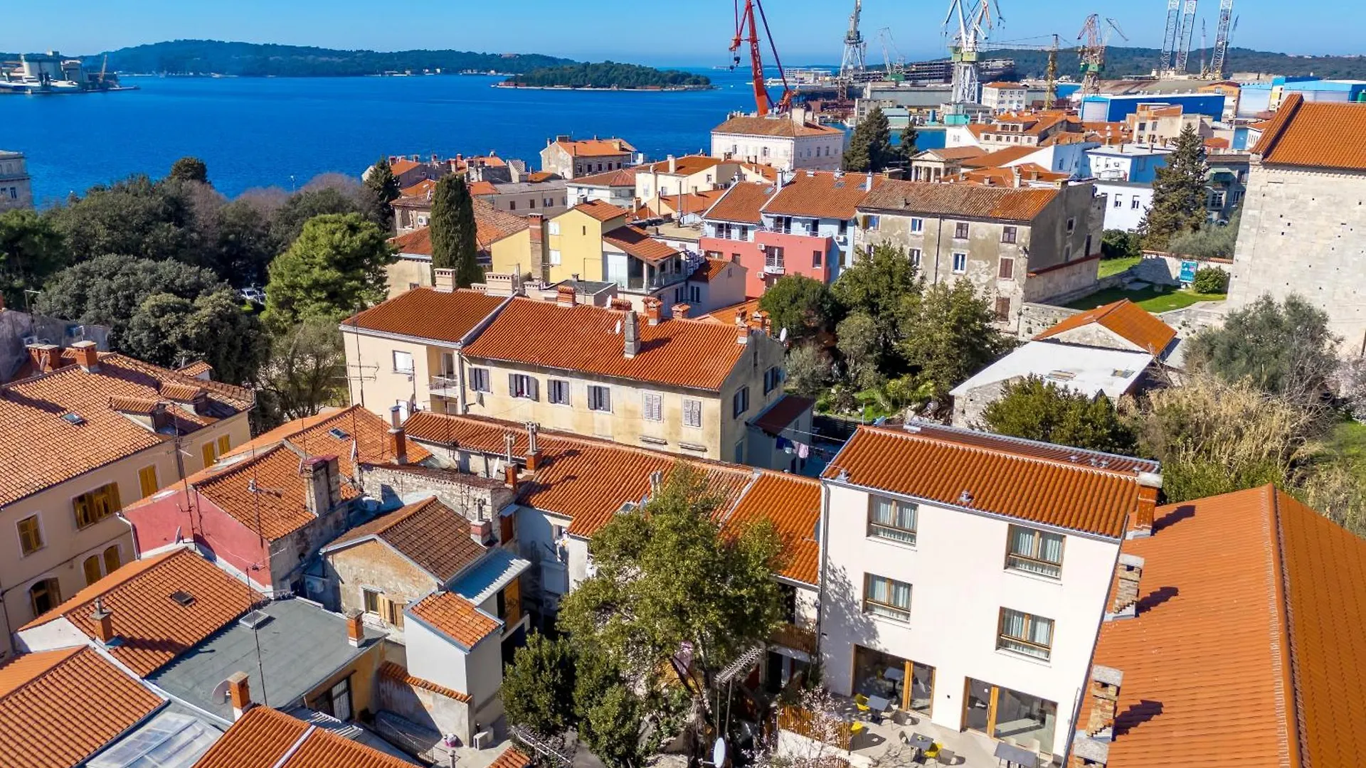 Pula Residence Rooms And Apartments Old City Center